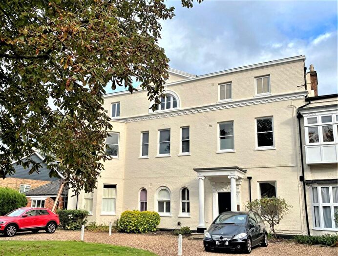 1 Bedroom Flat To Rent In Woodcote Road, Woodcote Hall Woodcote Road, KT18