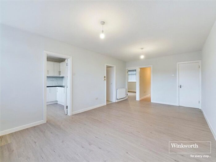 2 Bedroom Maisonette To Rent In Graham Lodge, Montgomery Road, Edgware, Middlesex, HA8
