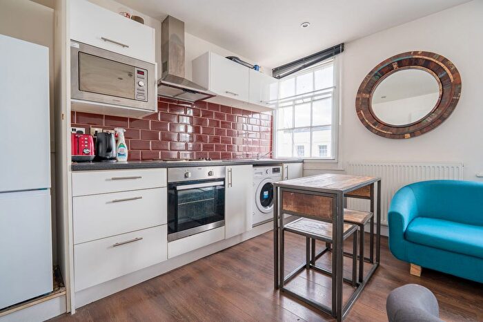 2 Bedroom Flat To Rent In Warwick Street, Leamington Spa, CV32