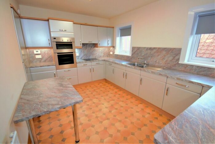 3 Bedroom Flat To Rent In High Street, Leslie, KY6