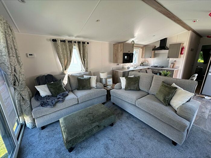 2 Bedroom Mobile/park Home For Sale In Trevella Holiday Park, Crantock Newquay, TR8