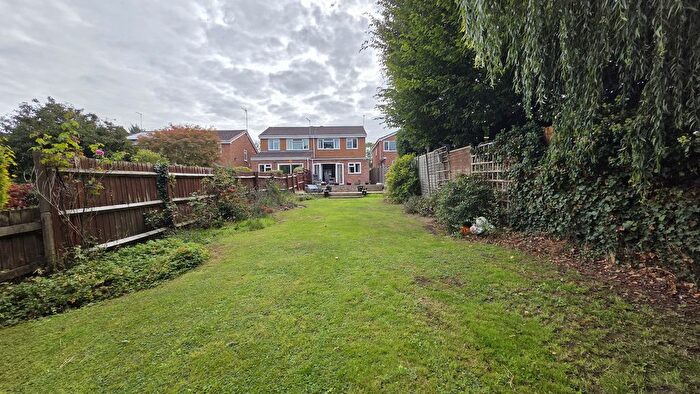 4 Bedroom Semi-Detached House For Sale In Stowe Drive, Southam, CV47