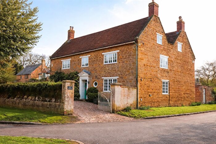 6 Bedroom House For Sale In The Orchard, Staverton, Daventry, NN11