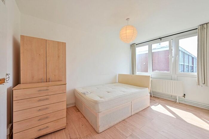 4 Bedroom Flat To Rent In Ibsley Gardens, Roehampton, London, SW15