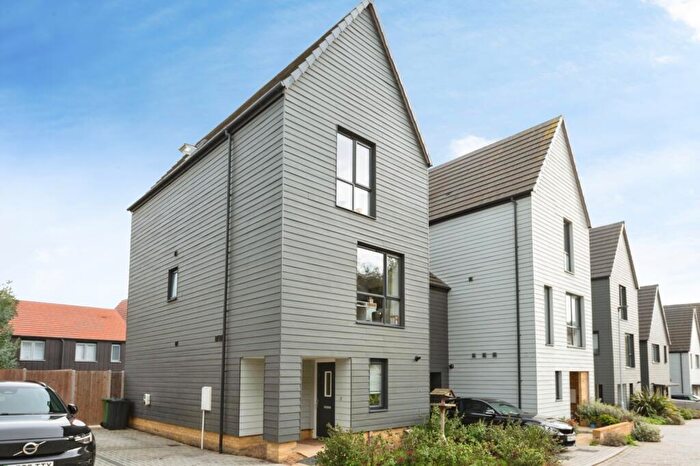 4 Bedroom Link Detached House For Sale In Allington Lane, Western Cross, Ebbsfleet Valley, Swanscombe, DA10