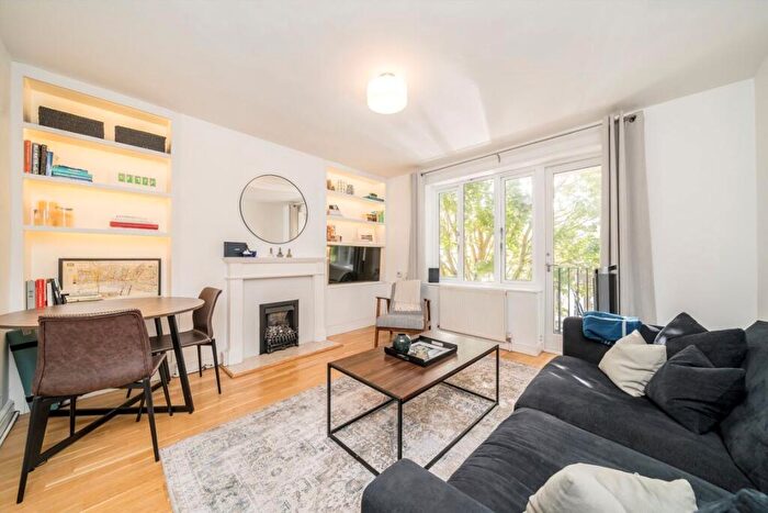 2 Bedroom Flat For Sale In Poets Road, East Canonbury, N5