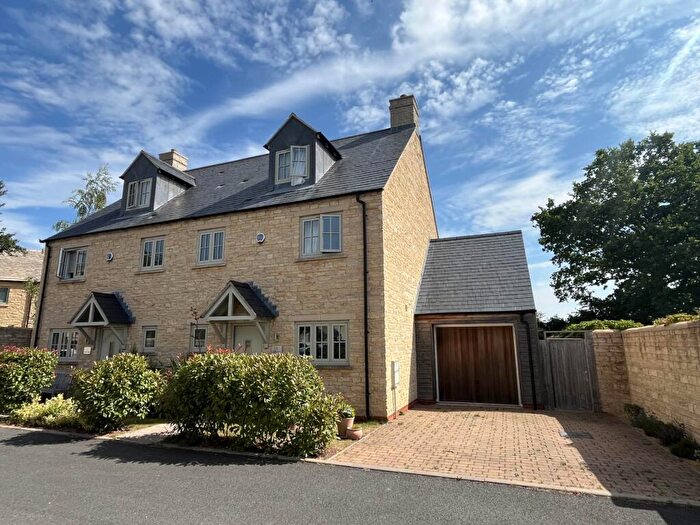 3 Bedroom Semi-Detached House To Rent In Swailbrook Place, Kingham, OX7