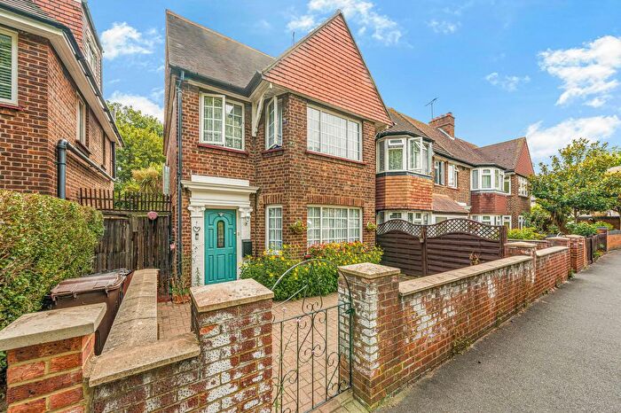 3 Bedroom End Of Terrace House For Sale In Marlborough Road, Isleworth, TW7