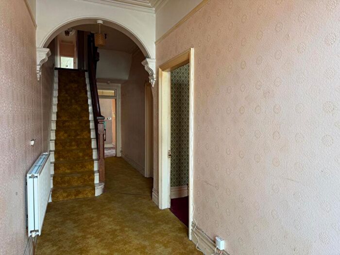 6 Bedroom Semi-Detached House For Sale In Greevegate, Hunstanton, Norfolk, PE36