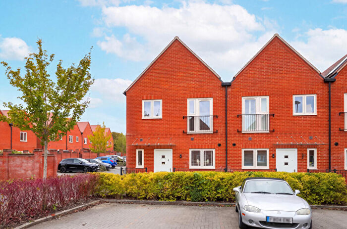 2 Bedroom End Of Terrace House For Sale In Lansdell Road, Winchester, Hampshire, SO22