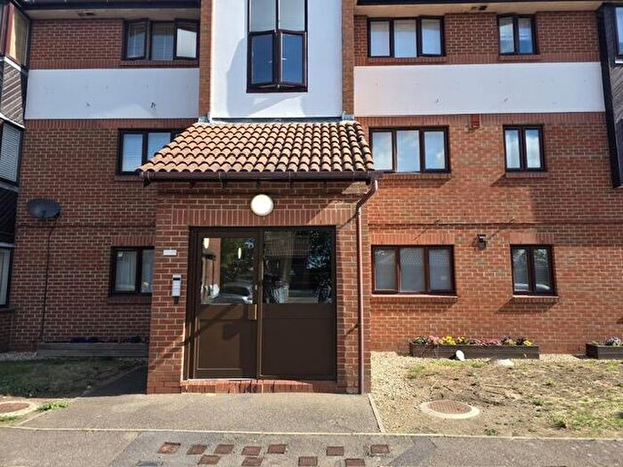 1 Bedroom Flat For Sale In Brimfield Road, Essex, RM19