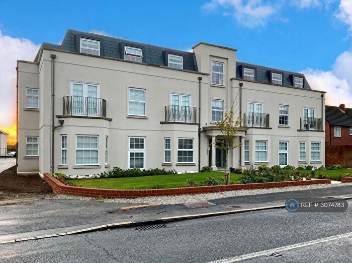 2 Bedroom Flat To Rent In Castle View House, Datchet, SL3