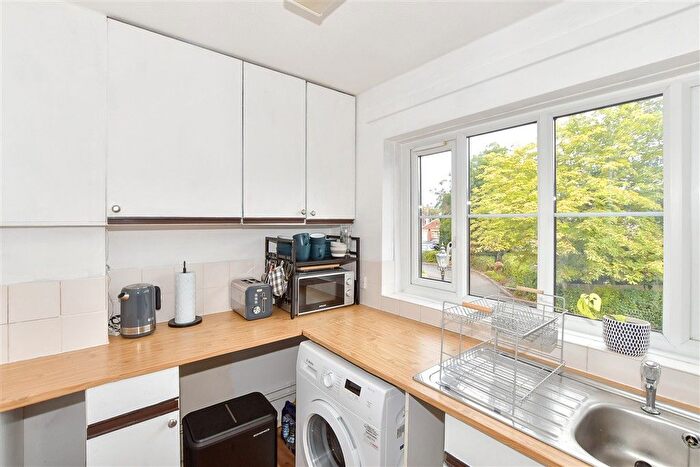 1 Bedroom Maisonette For Sale In John Wiskar Drive, Cranleigh, Surrey, GU6