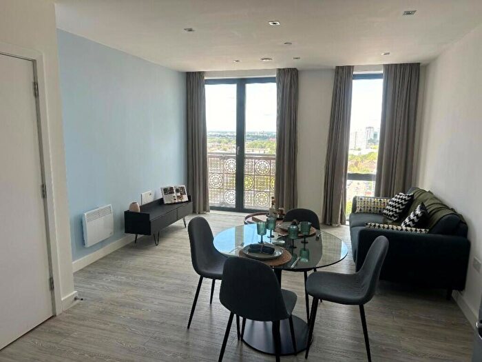 1 Bedroom Flat To Rent In Oxbow, Stephenson House, M5