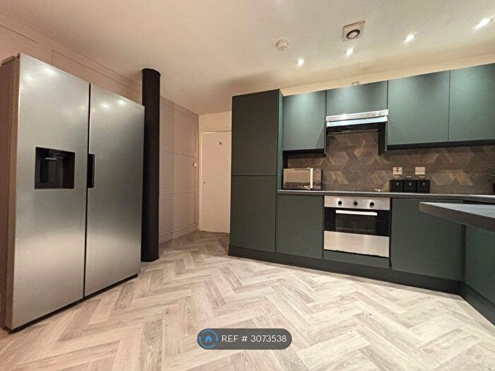 2 Bedroom Flat To Rent In Whitworth Street, Manchester, M1