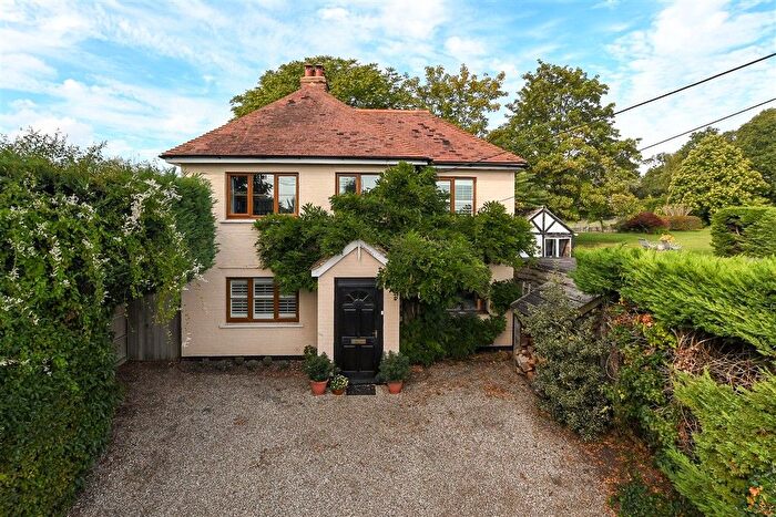 4 Bedroom Detached House For Sale In London Road, Pulborough, West Sussex, RH20