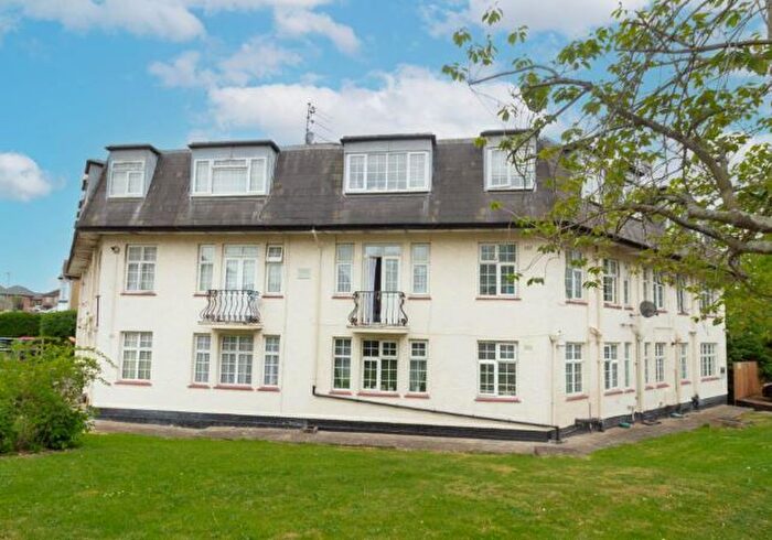 2 Bedroom Flat For Sale In Flat Ranelagh Court, Glendale Avenue, Edgware, Middlesex, HA8