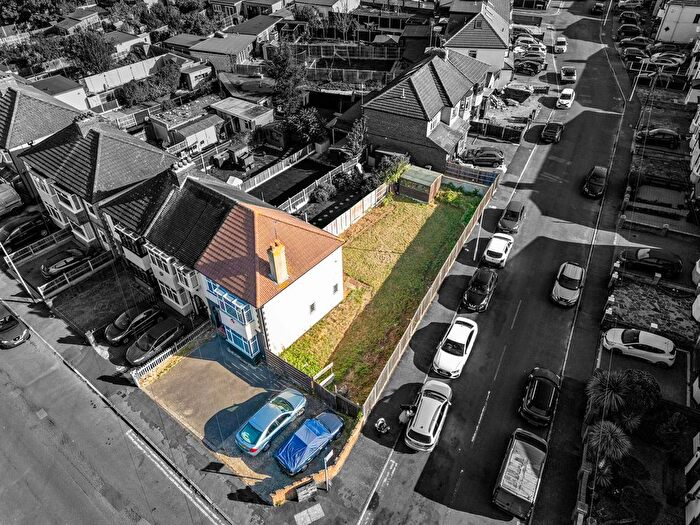 3 Bedroom Semi-Detached House For Sale In Southern Way, Romford, RM7