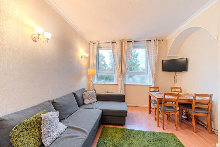 1 Bedroom Apartment For Sale In St. Maur Gardens, Chepstow, NP16