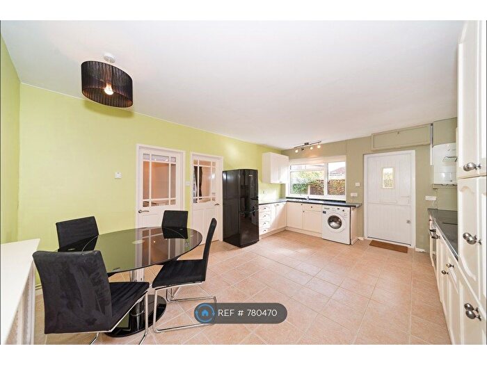 1 Bedroom Flat To Rent In Sunbury, Sunbury-On-Thames, TW16