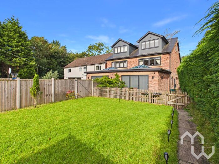 4 Bedroom Semi-Detached House For Sale In Rhoden Road, Leyland, PR26