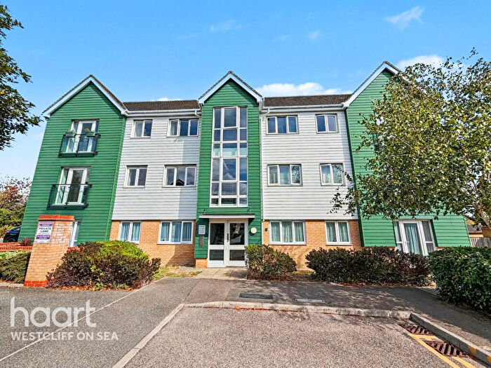 2 Bedroom Flat For Sale In Hera Close, Southend-On-Sea, SS2