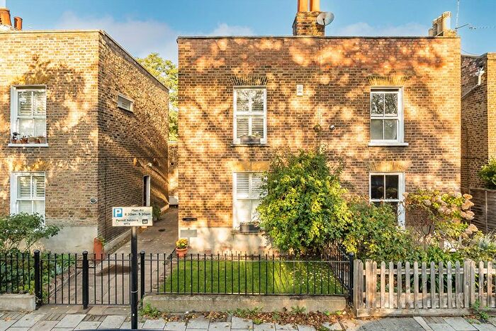 3 Bedroom Terraced House For Sale In Larkhall Lane, Stockwell, SW4