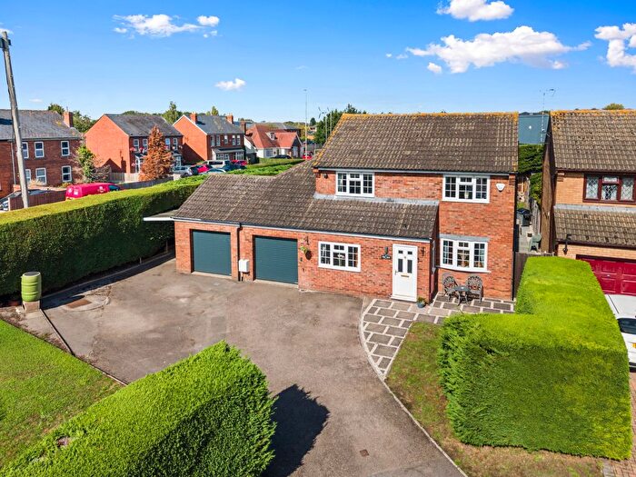 4 Bedroom Detached House For Sale In Bristol Road, Quedgeley, Gloucester, GL2