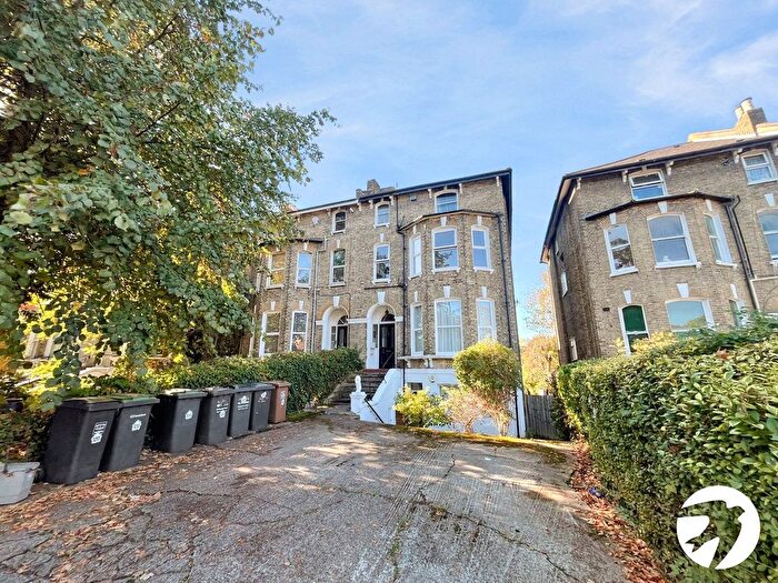 2 Bedroom Flat To Rent In Burnt Ash Hill, London, SE12