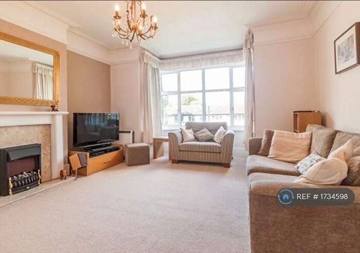 1 Bedroom Flat To Rent In Hatch End, Pinner, HA5