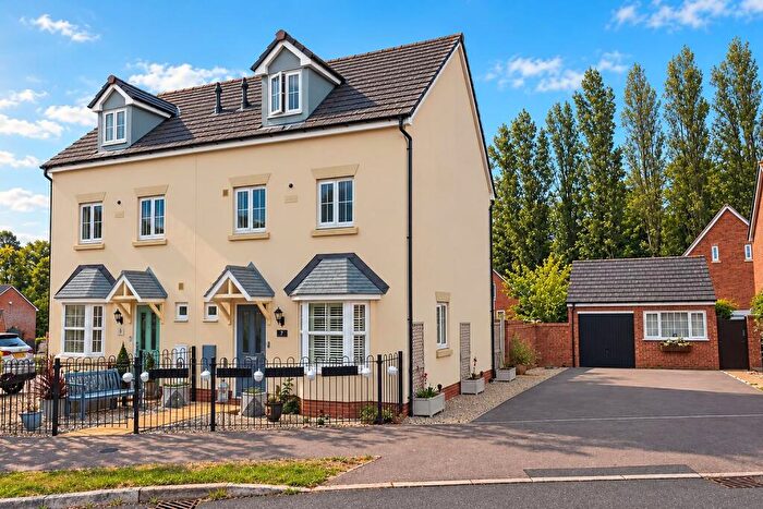 3 Bedroom Semi-Detached House For Sale In Amport Lane Kingsway, Quedgeley, Gloucester, GL2