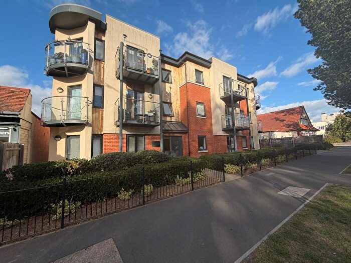 2 Bedroom Flat To Rent In Endeavour House, Leigh-On-Sea, SS9