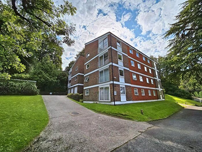 2 Bedroom Apartment To Rent In Cedar Court, Haslemere, Surrey, GU27