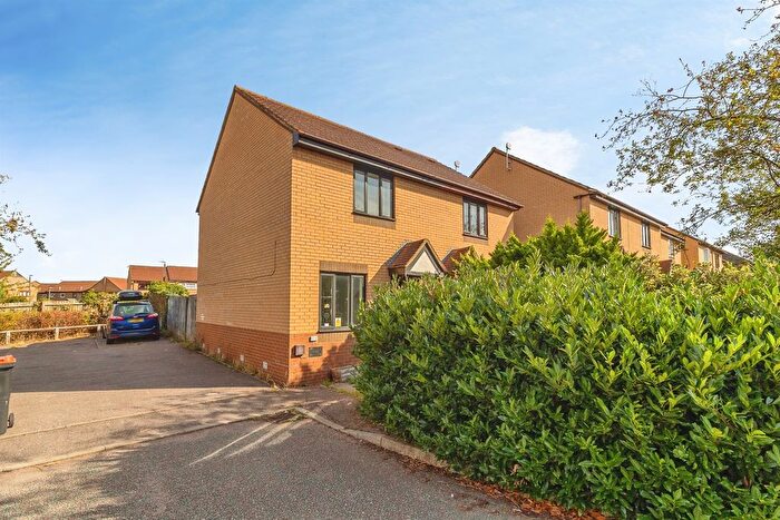 2 Bedroom End Of Terrace House For Sale In Baynham Mead, Kents Hill, Milton Keynes, MK7