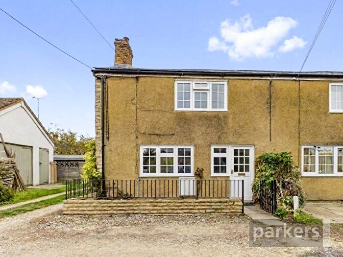 2 Bedroom End Of Terrace House For Sale In Newland, Witney, Oxfordshire, OX28