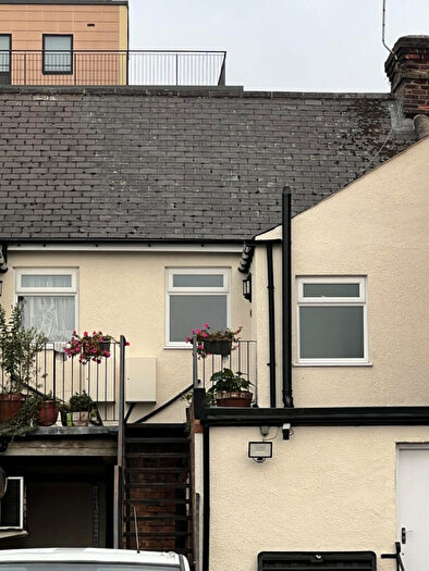 1 Bedroom Apartment To Rent In Stoke Road, Slough, Berkshire, SL2