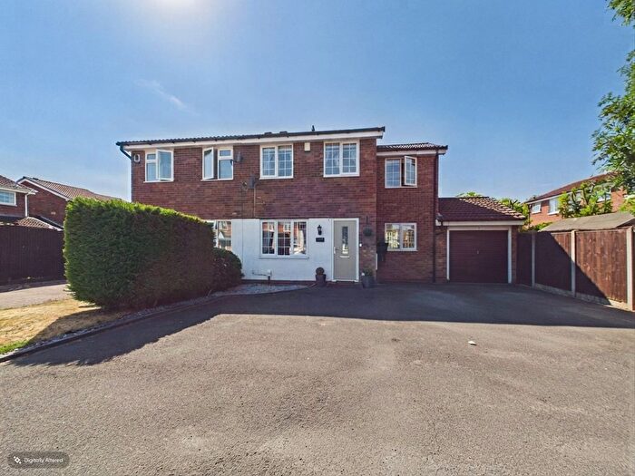 3 Bedroom Semi-Detached House For Sale In The Riddings, Walmley, Sutton Coldfield, B76