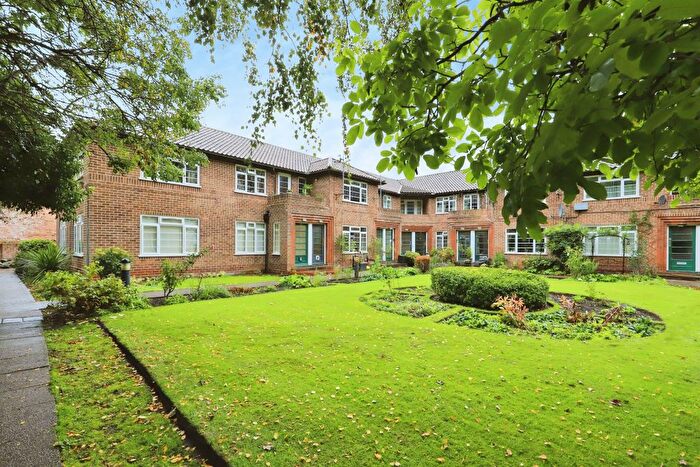 2 Bedroom Flat For Sale In Park Dale Court, Park Dale, Wolverhampton, WV1