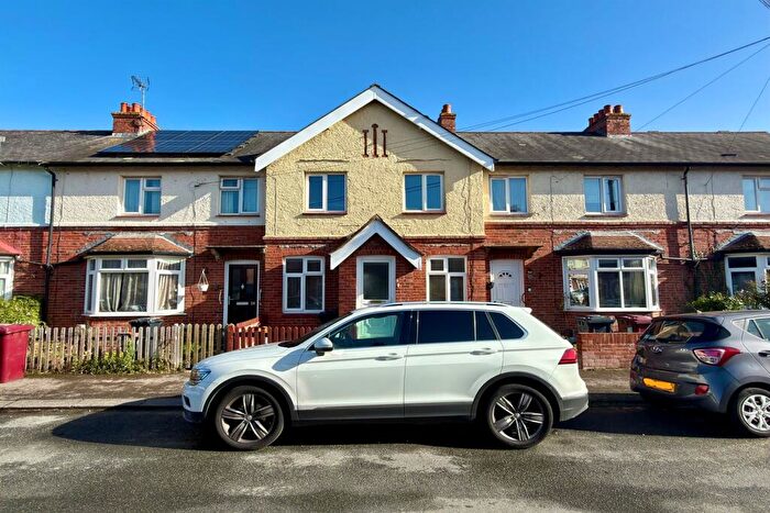 3 Bedroom Terraced House To Rent In St. James Square, Chichester, PO19