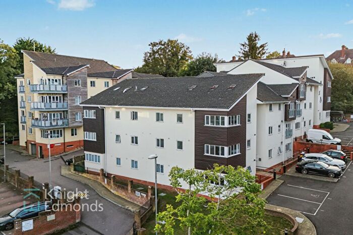 2 Bedroom Flat To Rent In Buckland Rise, Maidstone, ME16