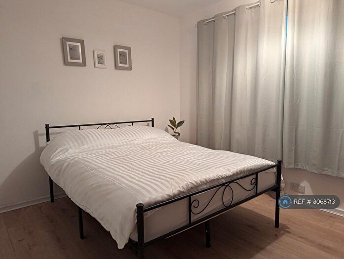 2 Bedroom Flat To Rent In Ivy Court, Chapel Allerton, Leeds, LS7