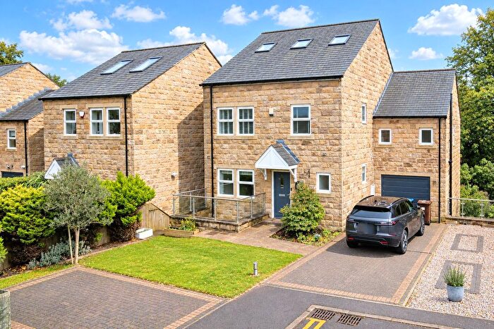 5 Bedroom Detached House To Rent In Chestnut Gardens, Baildon, Shipley, West Yorkshire, BD17