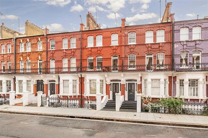 2 Bedroom Flat For Sale In Stonor Road, West Kensington, W14