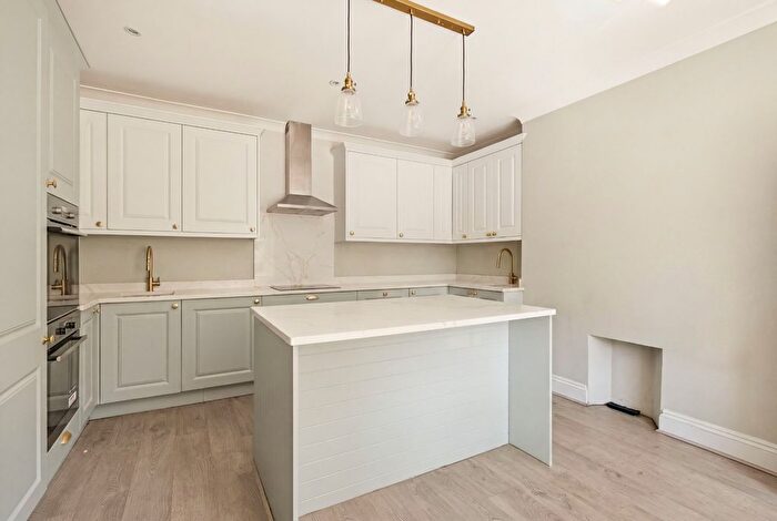 3 Bedroom Terraced House For Sale In Barrington Place, Gateshead, NE8