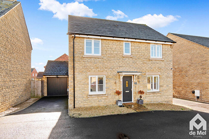 4 Bedroom Detached House For Sale In Sanderling Way, Bishops Cleeve, GL52