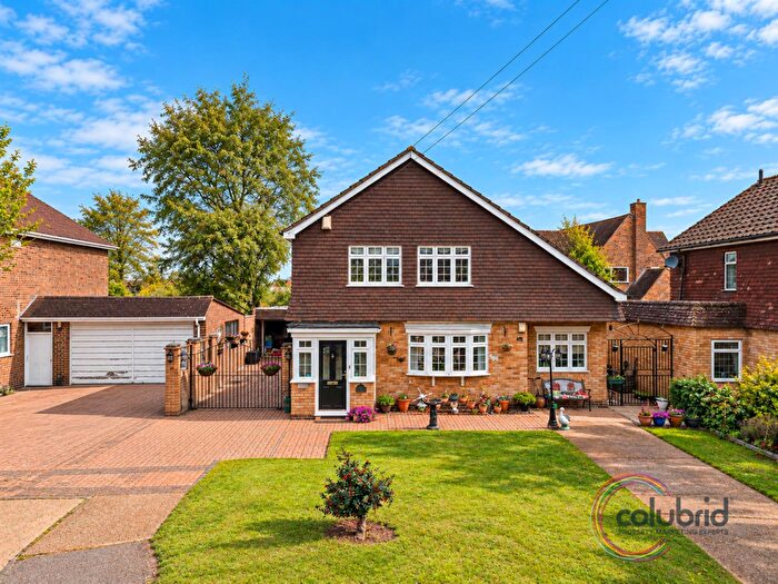 4 Bedroom Detached House For Sale In Marian Close, North Stifford, Grays, RM16