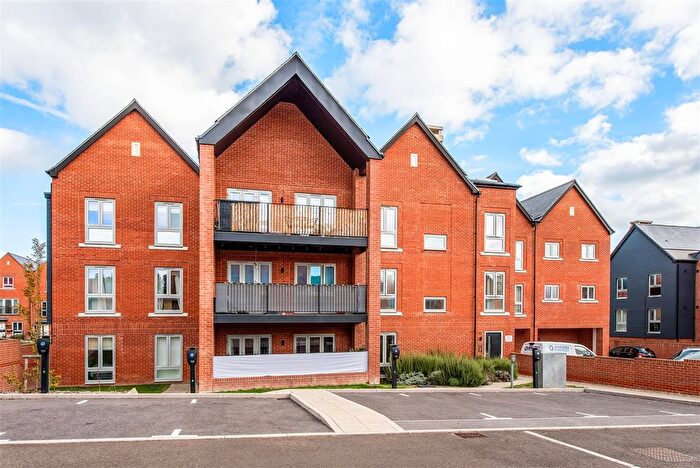1 Bedroom Flat For Sale In Burstall Gardens, Winchester, SO22