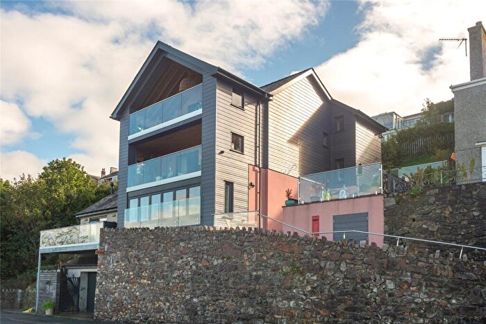 3 Bedroom Semi-Detached House For Sale In Caernarfon Road, Y Felinheli, Gwynedd, LL56