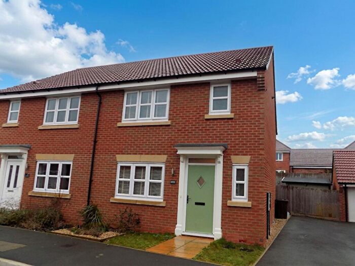 3 Bedroom Semi-Detached House To Rent In Palmer Avenue, Bottesford, NG13