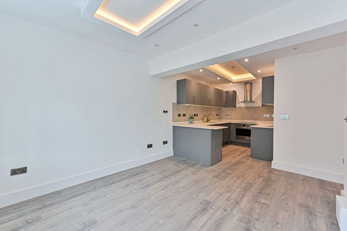 1 Bedroom Flat To Rent In Moore Park Road, Moore Park Estate, SW6